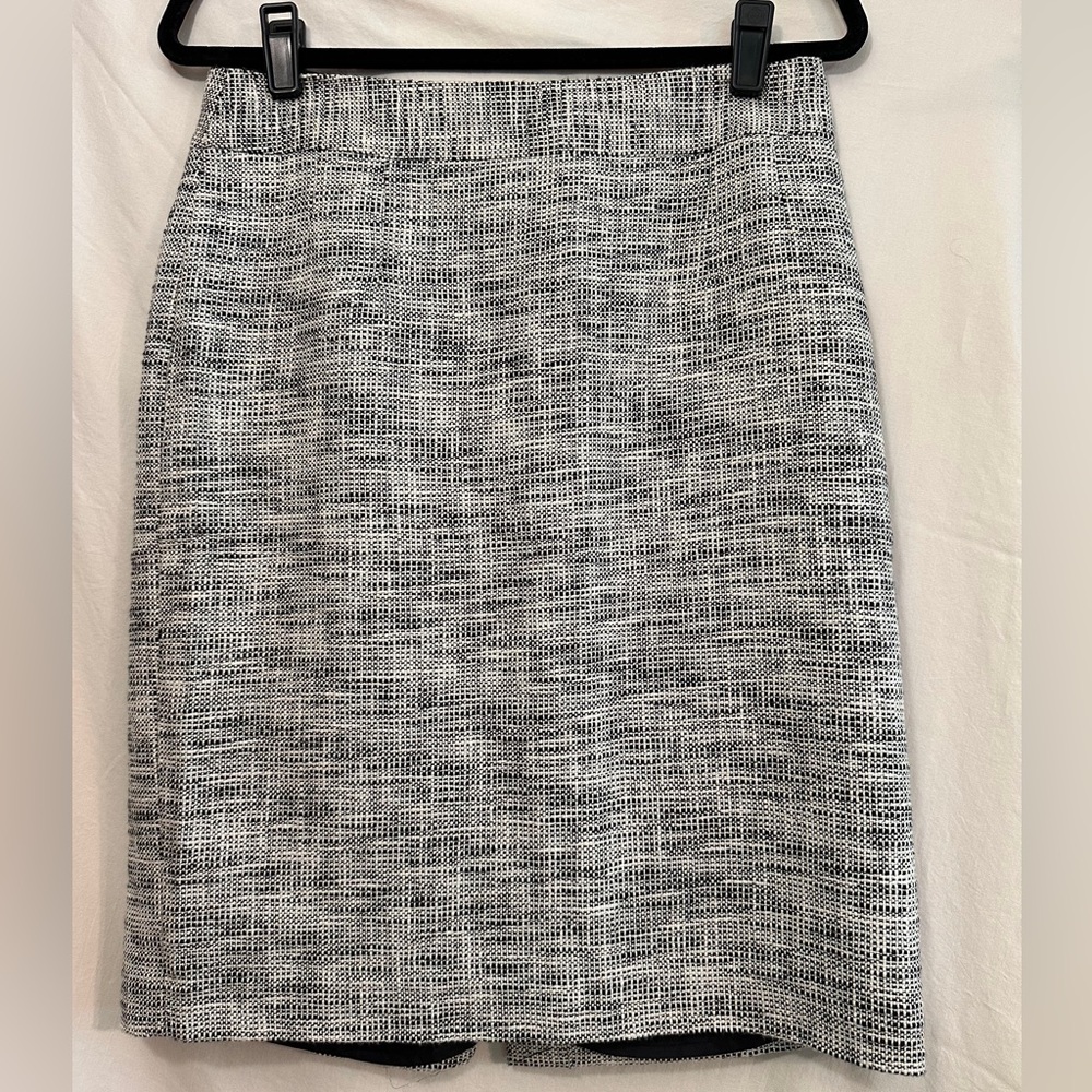 Banana Republic Gray Pencil Skirt Knee-Length Work